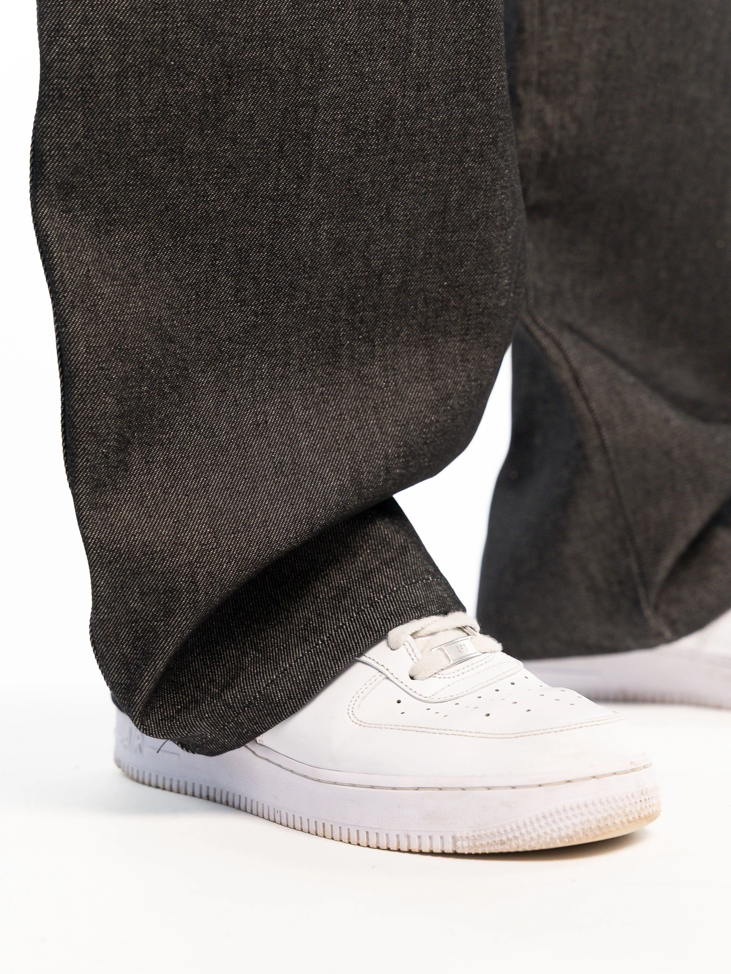 Balloon Pants Raw Denim Black - Image 6